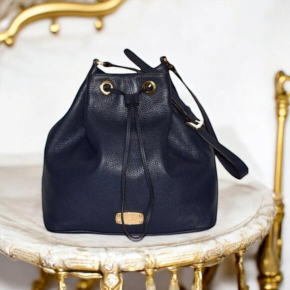 Michael Kors Jules Large Convertible Drawstring Leather Shoulder Bag-Black - Picture 2 of 14